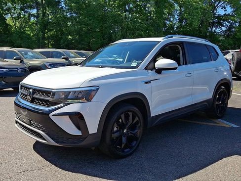 Used 2022 Volkswagen Taos SE AWD/4WD image 5