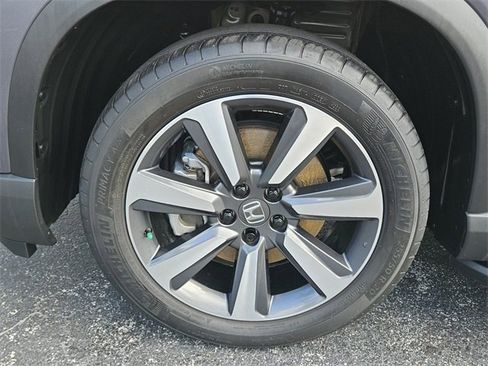 Used 2023 Honda Pilot Touring image 16