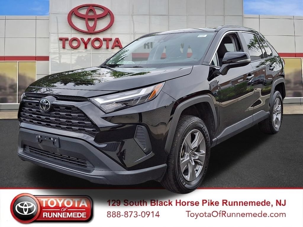 Certified 2025 Toyota RAV4 XLE AWD/4WD image 3
