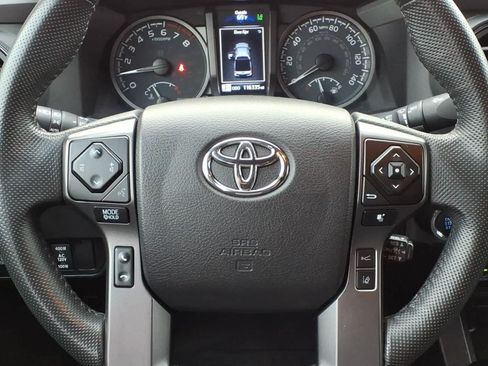 Used 2021 Toyota Tacoma TRD Off-Road w/ Technology Package AWD/4WD image 16