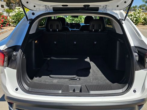 Used 2025 Chevrolet Trax LT image 25