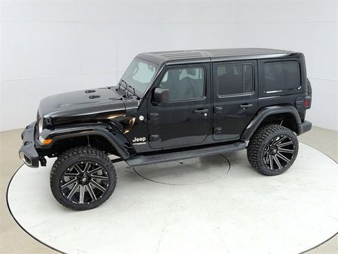 Used 2021 Jeep Wrangler Unlimited Sahara w/ Uconnect 4C Nav & Sound Group image 18