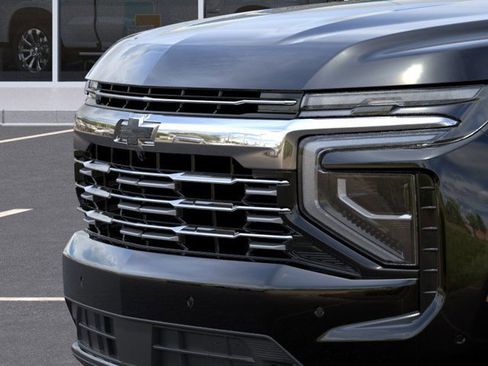 New 2025 Chevrolet Suburban Premier image 13