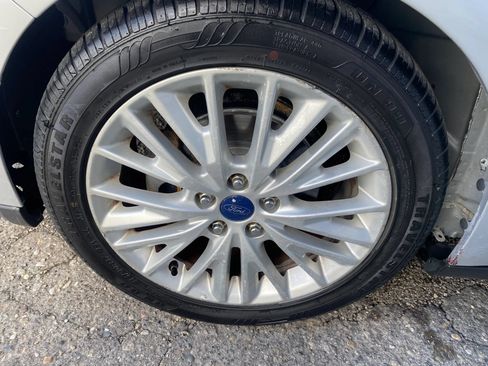 Used 2016 Ford Focus Titanium FWD image 23