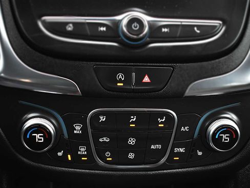 Used 2023 Chevrolet Equinox LT image 6