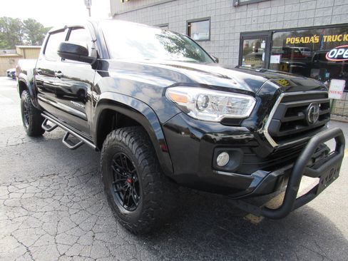 Used 2020 Toyota Tacoma SR5 RWD image 1