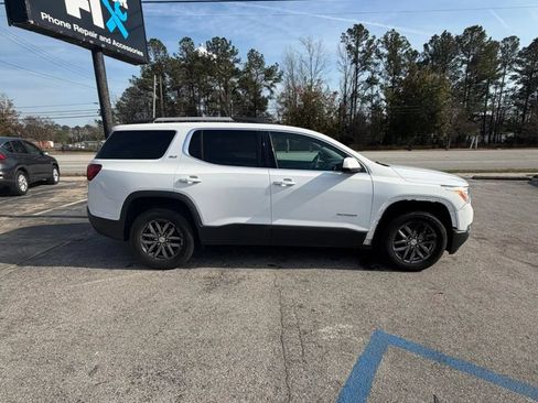 Used 2017 GMC Acadia SLT FWD image 8