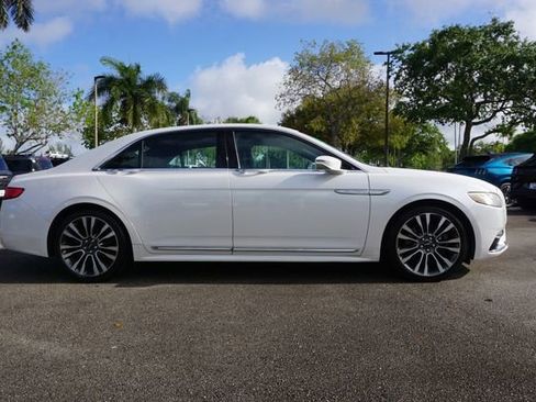 Used 2017 Lincoln Continental Select FWD image 16