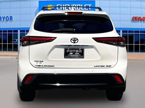 Used 2021 Toyota Highlander Limited image 6