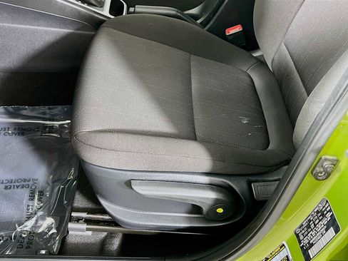 Certified 2024 Hyundai Venue SE image 19