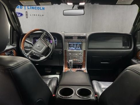Used 2015 Lincoln Navigator L 4WD image 2