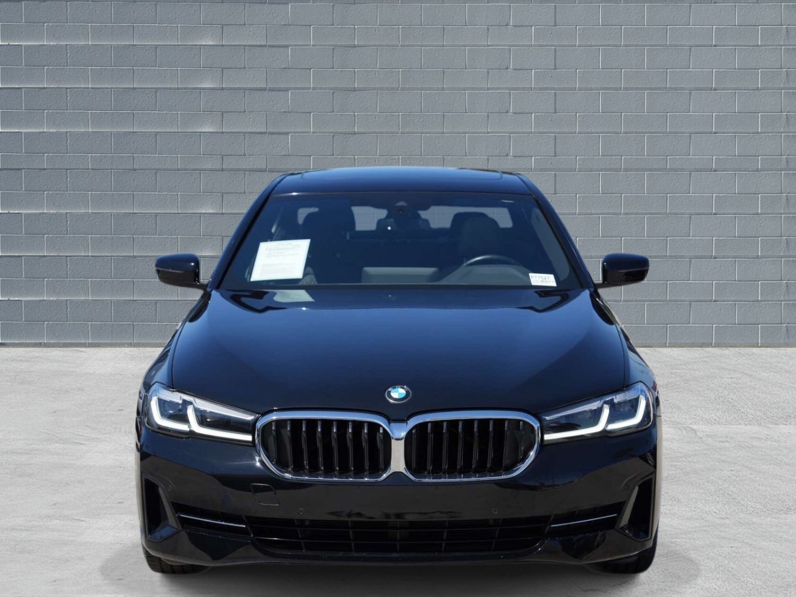 Used 2023 BMW 530i w/ Convenience Package RWD image 2