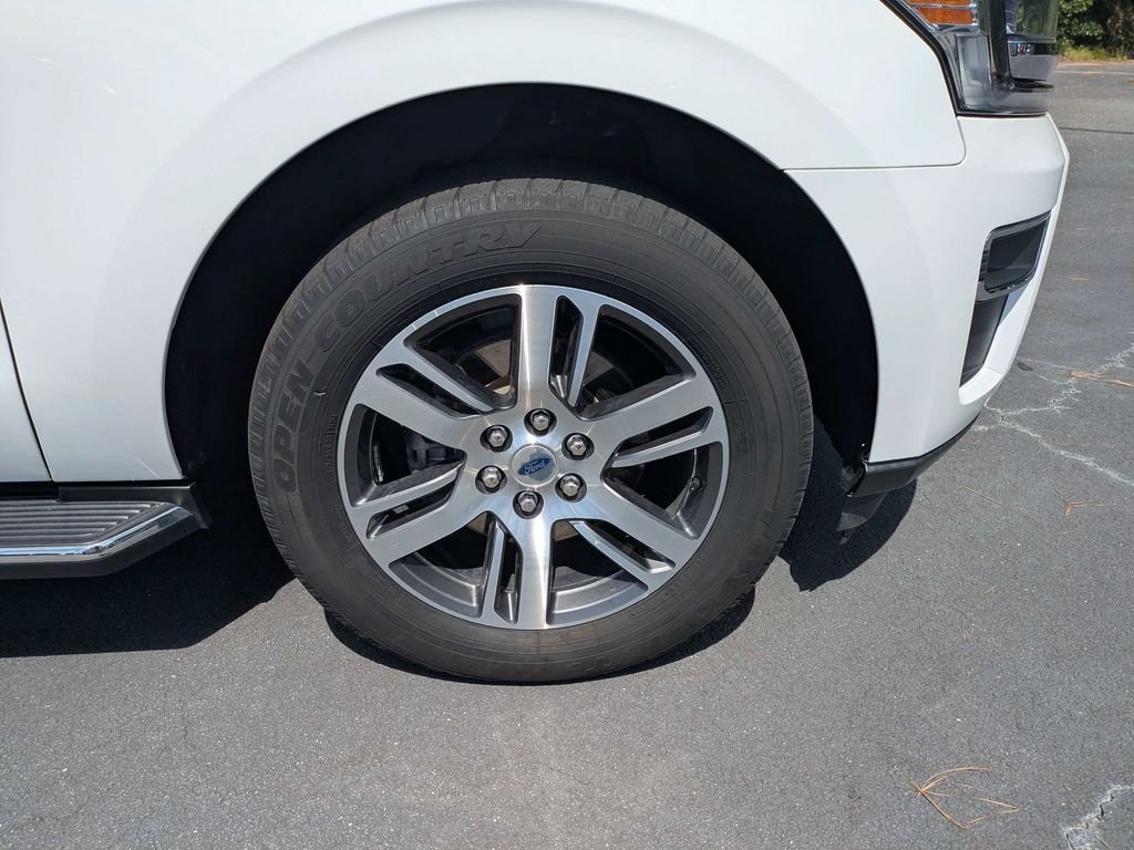 Used 2022 Ford Expedition Limited RWD image 11