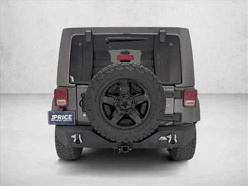 Used 2017 Jeep Wrangler Unlimited Sahara w/ Connectivity Group AWD/4WD image 7