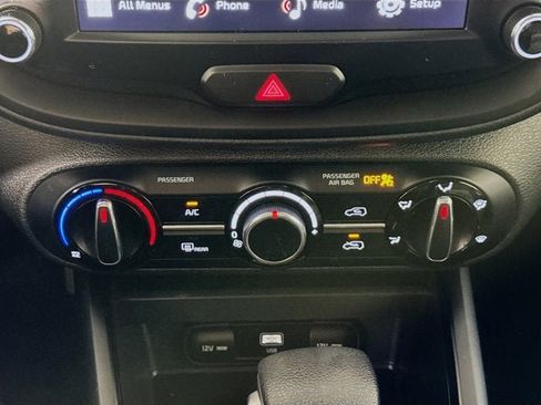 Used 2023 Kia Soul LX w/ LX Technology Package FWD image 15