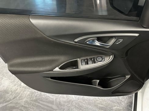 Used 2021 Chevrolet Malibu RS FWD image 9