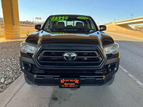 Used 2020 Toyota Tacoma SR image 8