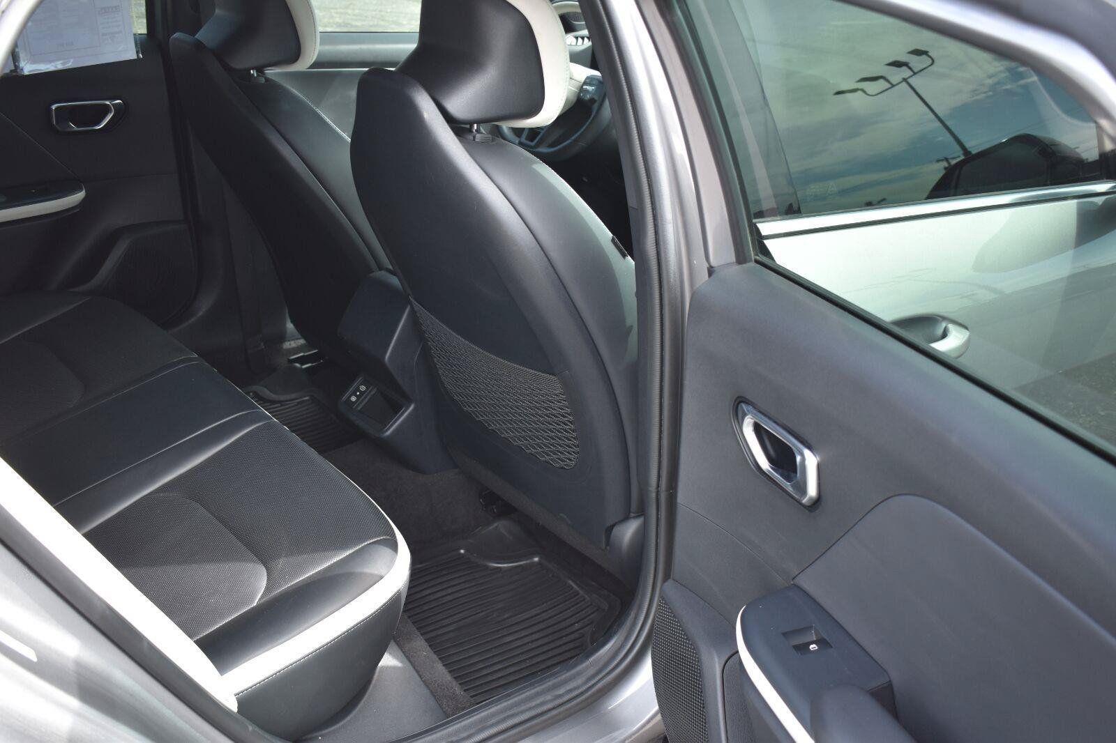 Used 2025 Kia K4 GT-Line w/ GT-Line Premium Package FWD image 15