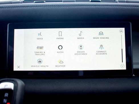 Used 2024 Land Rover Defender 110 X-Dynamic SE image 28