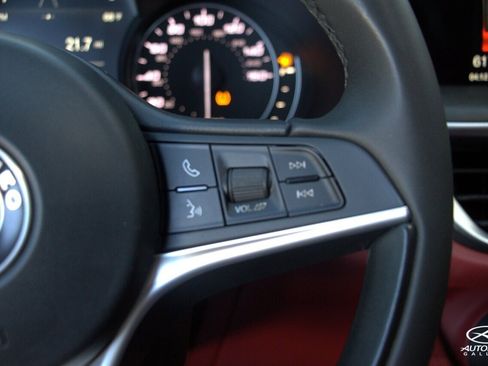 Used 2019 Alfa Romeo Stelvio Ti image 12