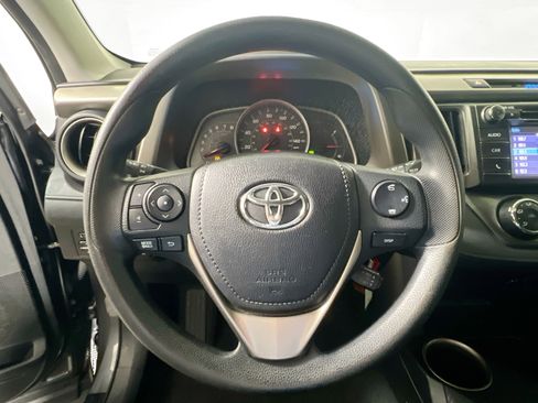 Used 2015 Toyota RAV4 LE image 17