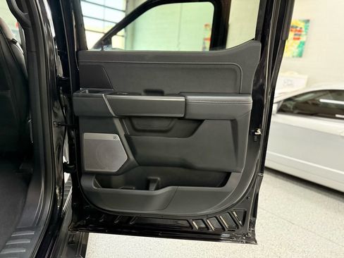 Used 2025 Ford F150 Lariat AWD/4WD image 18