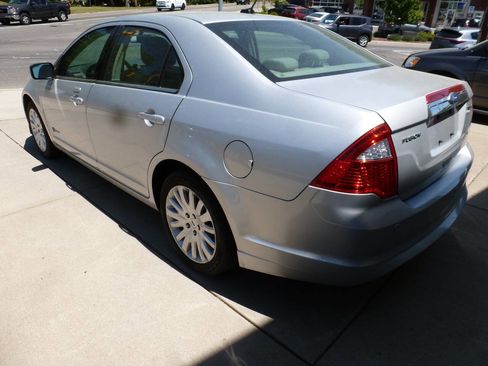 Used 2010 Ford Fusion Hybrid FWD image 3