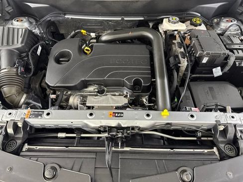 Used 2023 Chevrolet Equinox Premier AWD/4WD image 19
