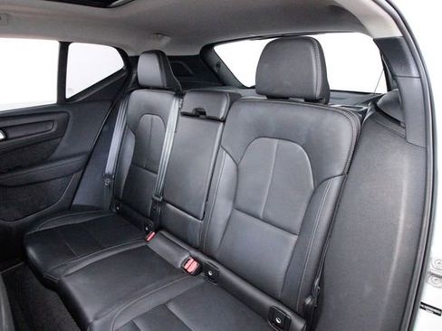 Certified 2025 Volvo XC40 B5 Ultra w/ Protection Package Premier AWD/4WD image 26