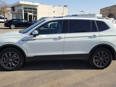 Used 2022 Volkswagen Tiguan SE image 5