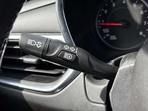 Used 2020 Chevrolet Equinox LT AWD/4WD image 16