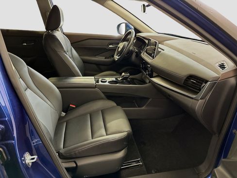 Used 2023 Nissan Rogue SV w/ SV Premium Package image 33