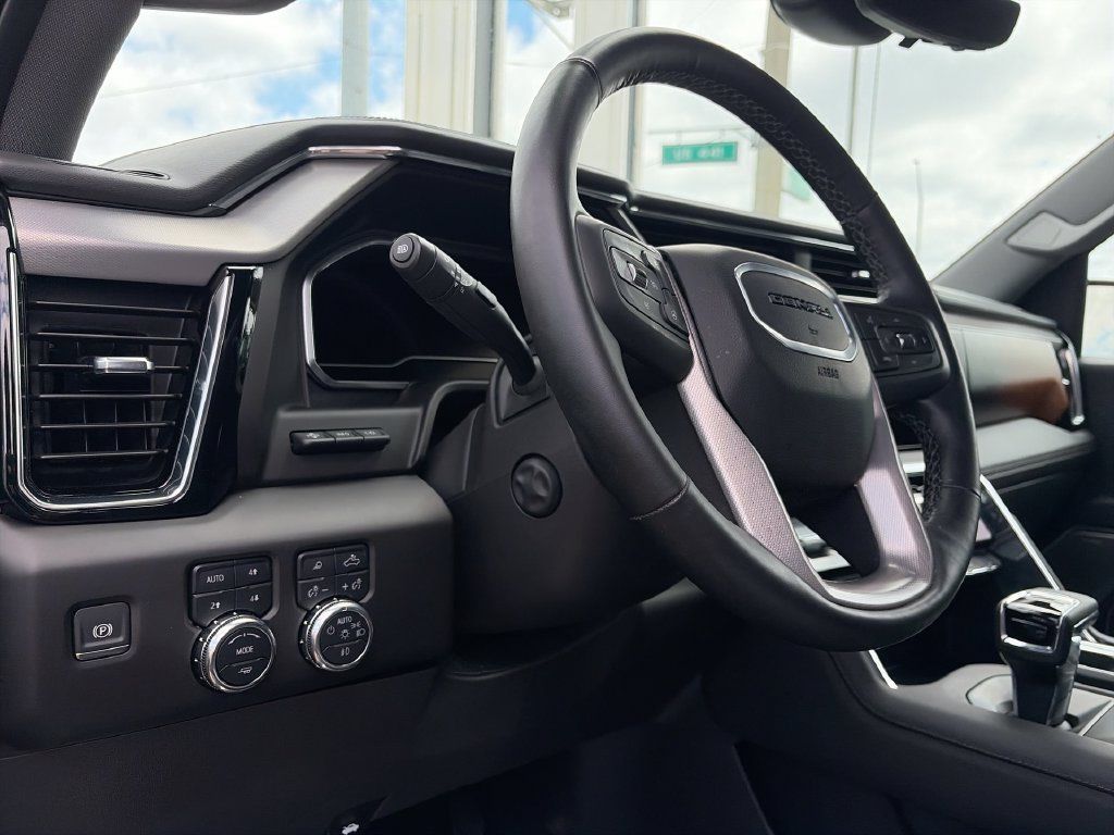 Used 2025 GMC Sierra 1500 Denali w/ Denali Reserve Package AWD/4WD image 18