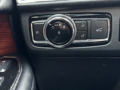 Used 2019 Lincoln Navigator Reserve AWD/4WD image 23