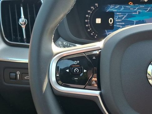 Used 2022 Volvo XC60 T8 R-Design w/ Advanced Package AWD/4WD image 23