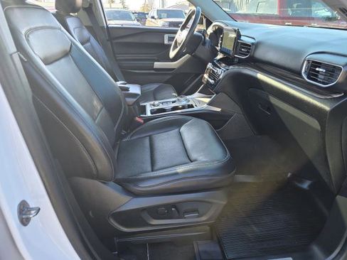 Used 2022 Ford Explorer Limited w/ Equipment Group 301A image 10