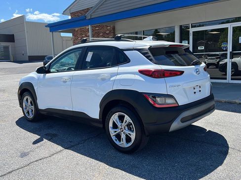 Used 2023 Hyundai Kona SEL AWD/4WD image 3