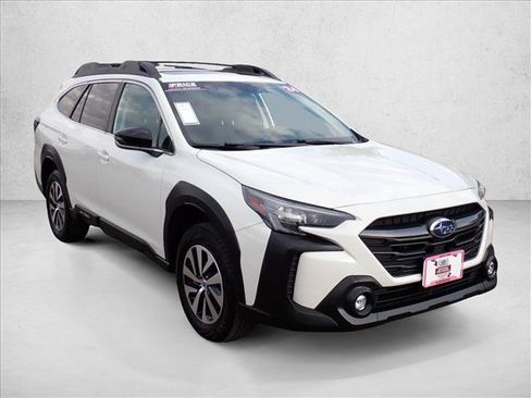 Used 2024 Subaru Outback Premium AWD/4WD image 6