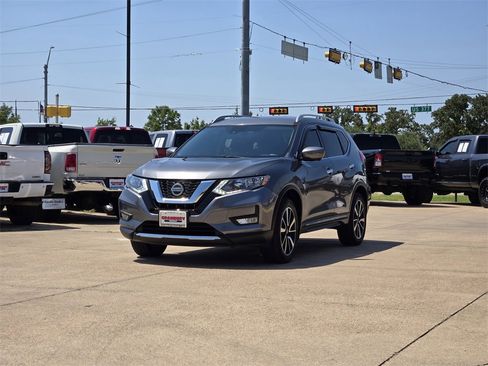 Used 2019 Nissan Rogue SL image 2