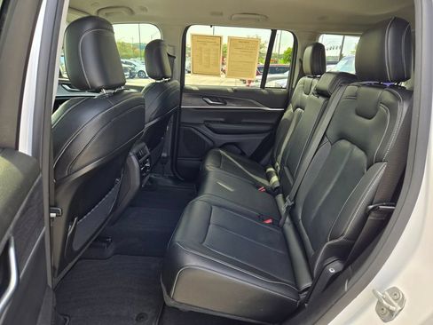 Used 2023 Jeep Grand Cherokee Limited w/ Luxury Tech Group II RWD image 29
