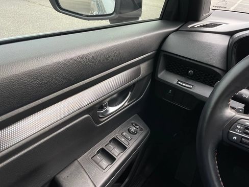 Used 2025 Honda CR-V Sport image 22