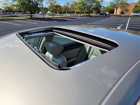 Used 2019 Honda Accord EX image 4