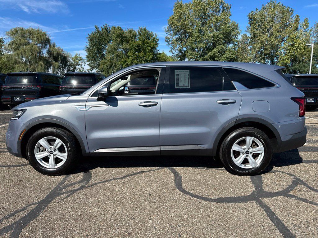 Used 2022 Kia Sorento LX FWD image 6