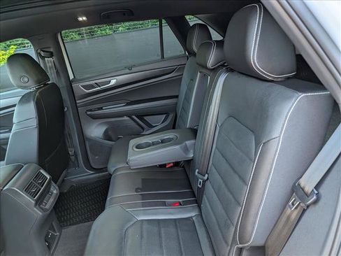 Certified 2025 Volkswagen Atlas Cross Sport SEL R-Line AWD/4WD image 28