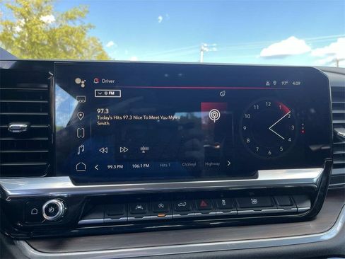 Used 2025 GMC Sierra 1500 SLT image 17