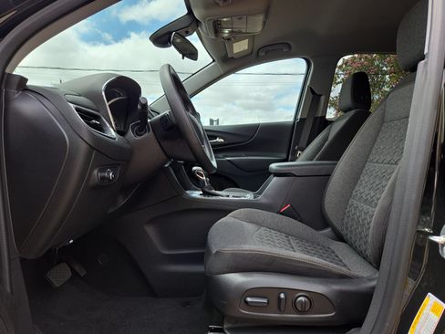 Used 2024 Chevrolet Equinox LT FWD image 16
