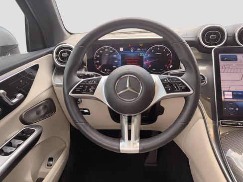 Used 2023 Mercedes-Benz GLC 300 4MATIC image 14