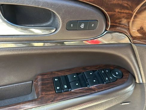 Used 2017 Buick Enclave Premium image 17