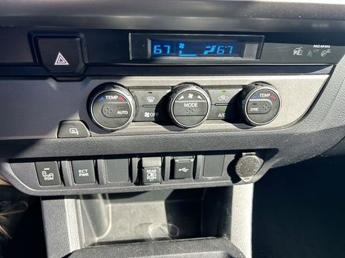 Used 2022 Toyota Tacoma SR5 w/ Technology Package image 22