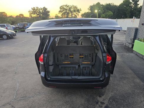 Used 2012 Toyota Sienna LE image 50